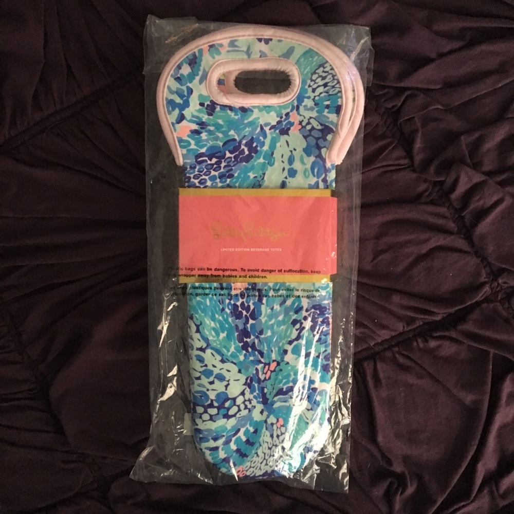 Lilly Pulitzer Set of Two Wine Totes.